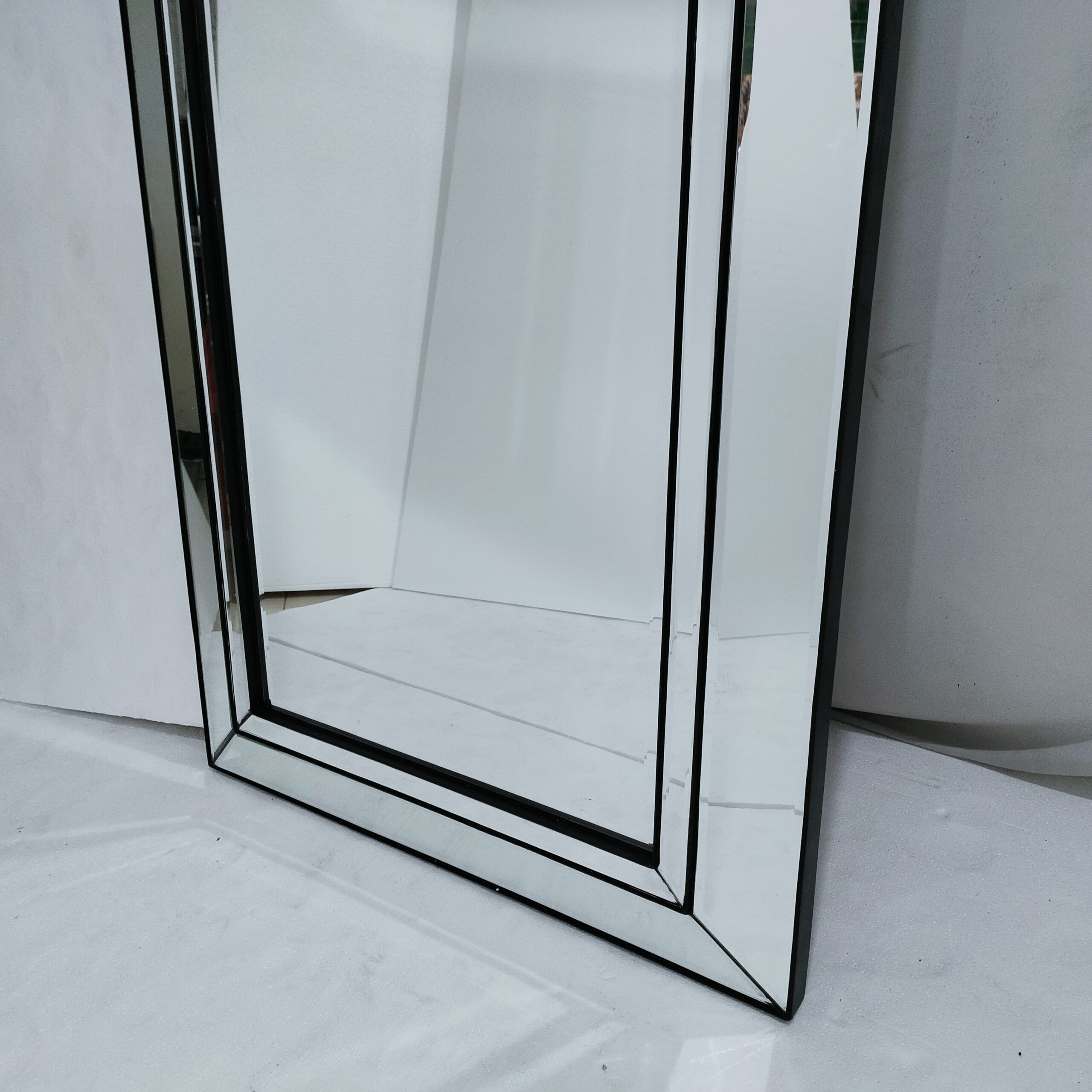 MG 004664 Standing Floor Mirror - Image 5