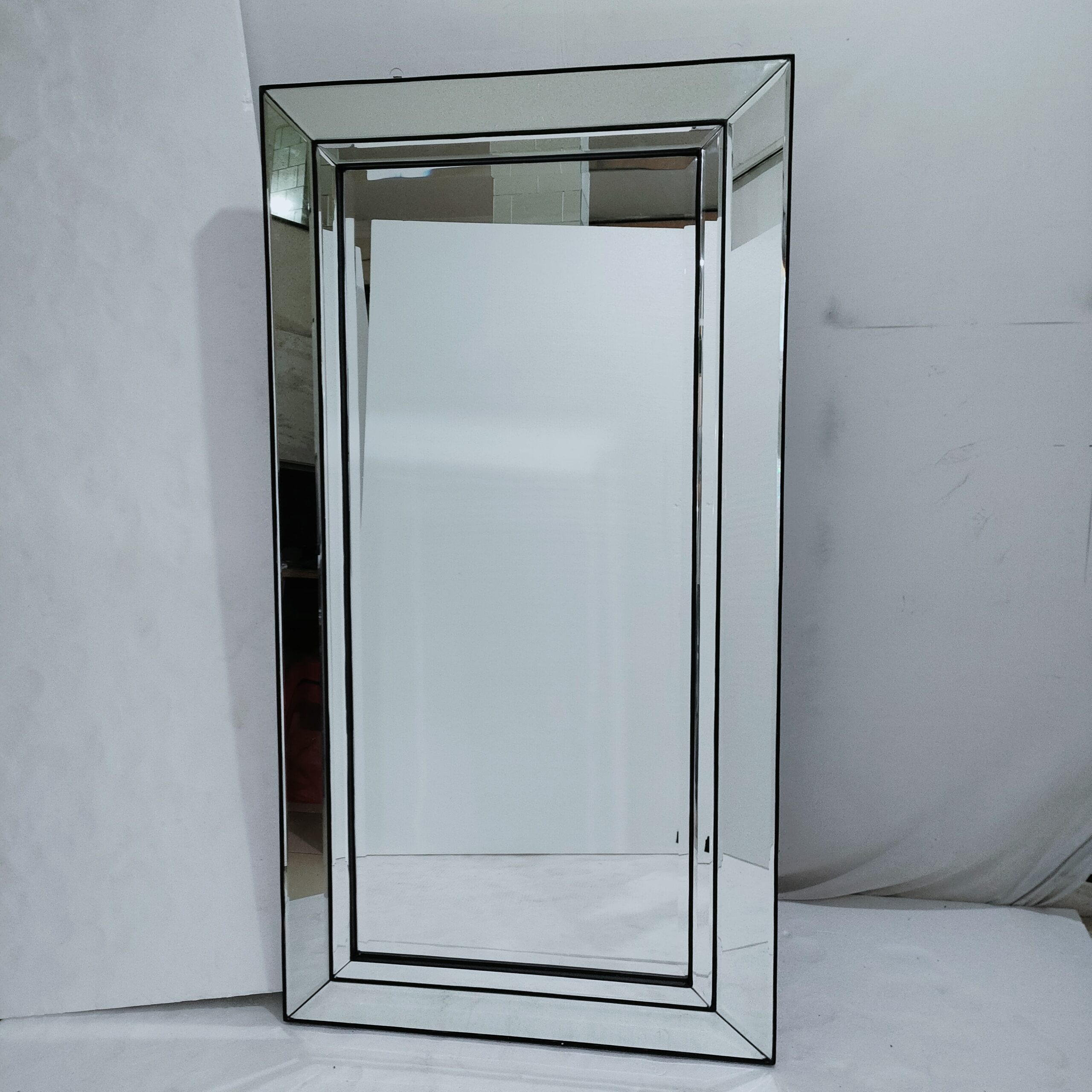 MG 004664 Standing Floor Mirror