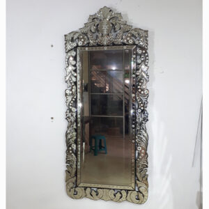 MG 001212 Venetian Standing Floor Mirror Batik