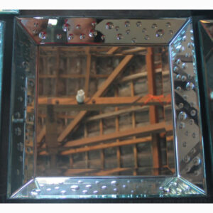 MG 004080 Baki Mirror Square Bubble Random