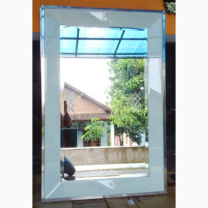 MG 004559 Rectangular Wall Mirror Frame Stainless