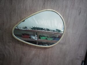 MG 004606 Modern Wall Mirror List Gold