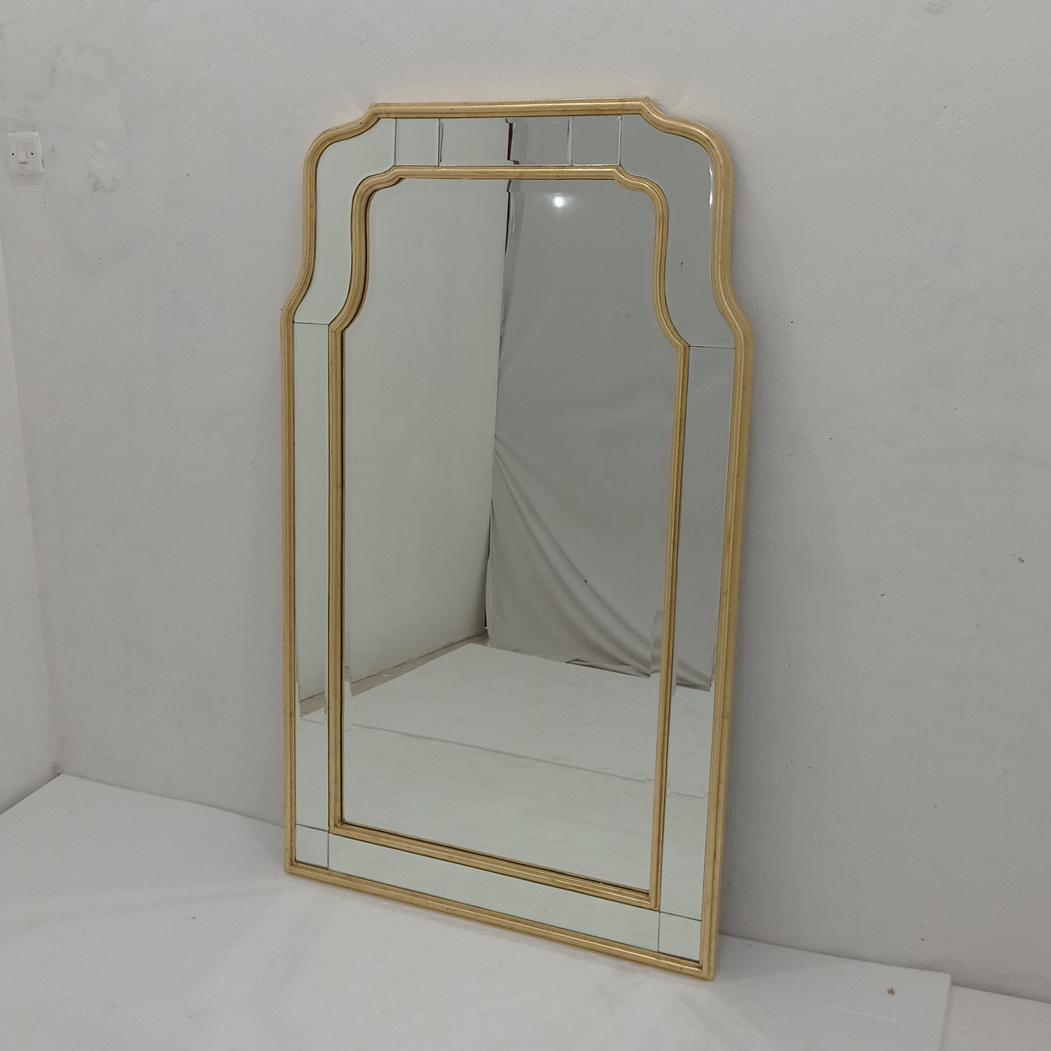MG 004711 Wooden Wall Mirror List Frame Gold - Image 5