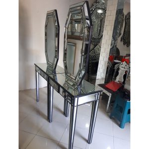 MG 006216 Salon Mirror Table