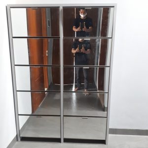 MG 006253 Cabinet Glass Shoes