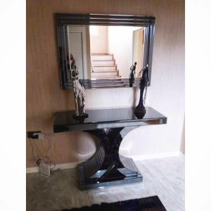 MG 006269 Console Black Mirror