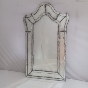 MG 014051 Antique Style Mirror