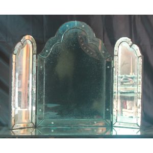 MG 014055 Trifold Antique Mirror