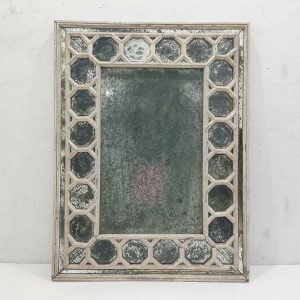 MG 030100 Wooden Frame white Antique 100x140cm (1)