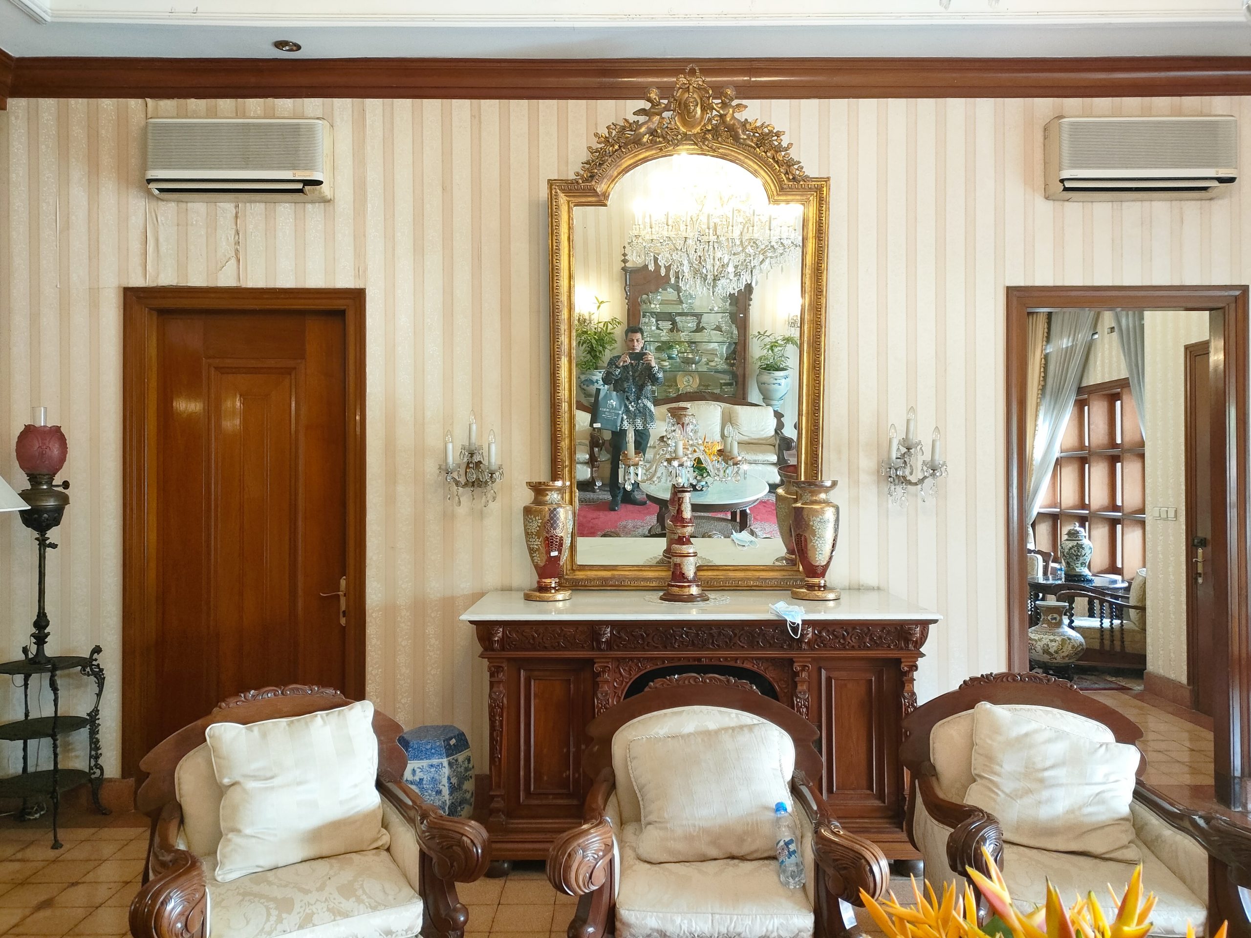 MG 030117 Wooden Wall Mirror Carved - Image 9