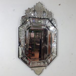MG 080067 Octagonal Venetian Mirror