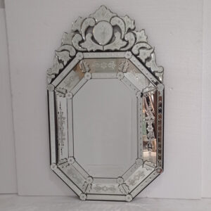 MG 080069 Octet Venetian Mirror