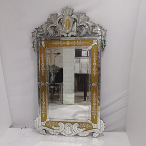 MG 080082 Venetian Mirror Large Gold
