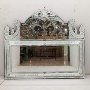 MG 080099 Venetian Mirror Large